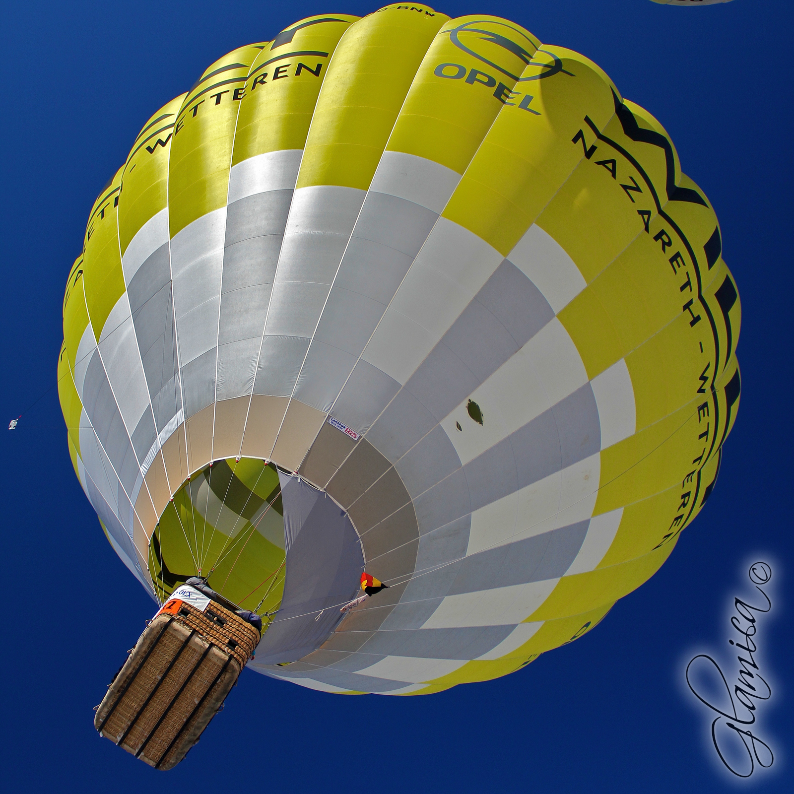 Photoreportage à Chateaux d'Oex pour le festival international des Ballons, en vol